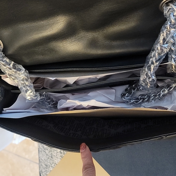 KURT GEIGER Kensington XXL Black Leather Crossbody Bag - Picture 11 of 16